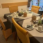 Zur Wasserburg Hotel