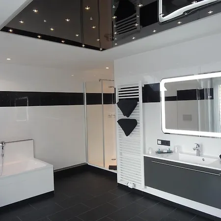 Zur Wasserburg Hotel Kerpen (North Rhine-Westphalia)