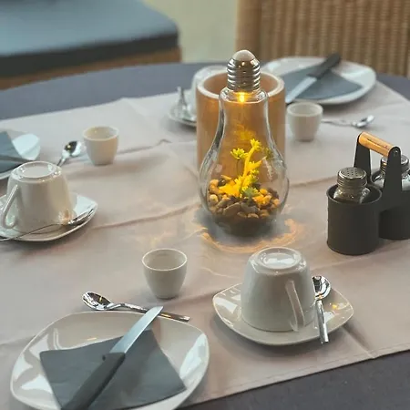 Zur Wasserburg Hotel 3*