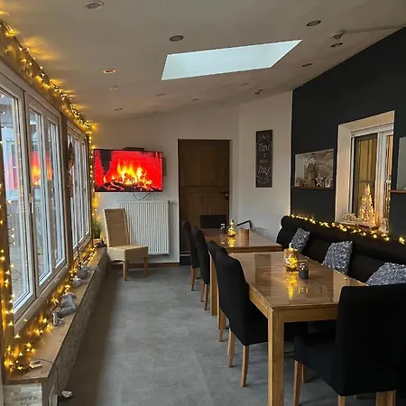 Hotel Zur Wasserburg Kerpen (North Rhine-Westphalia)