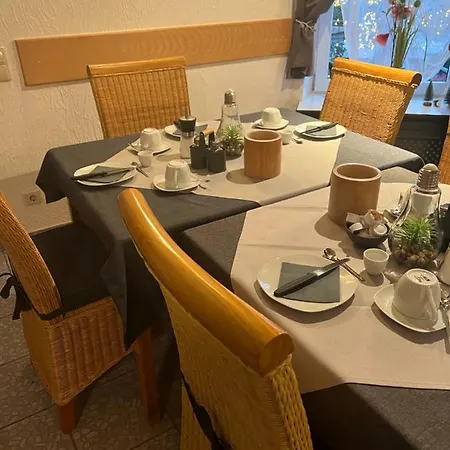Zur Wasserburg Otel