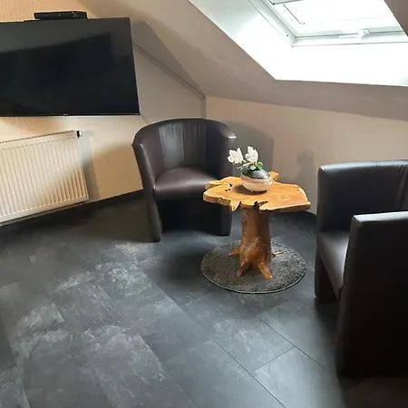 Zur Wasserburg Otel Kerpen (North Rhine-Westphalia)