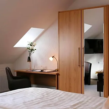 Zur Wasserburg Hotel