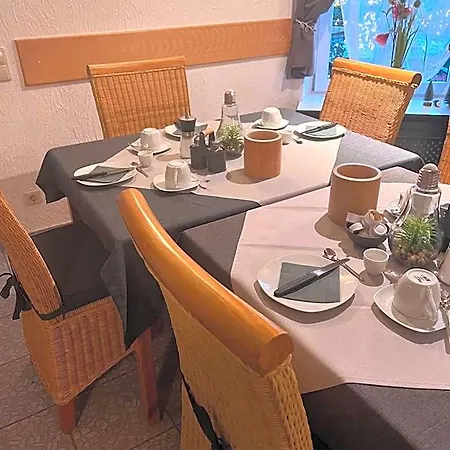 Zur Wasserburg 3* Kerpen (North Rhine-Westphalia)