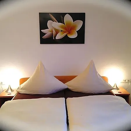Hotel Zur Wasserburg Kerpen (North Rhine-Westphalia)