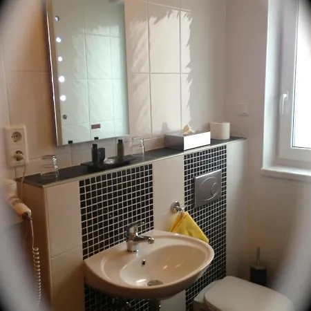 Zur Wasserburg 3* 케르펜