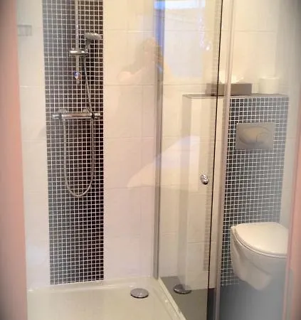 Zur Wasserburg 호텔 3*