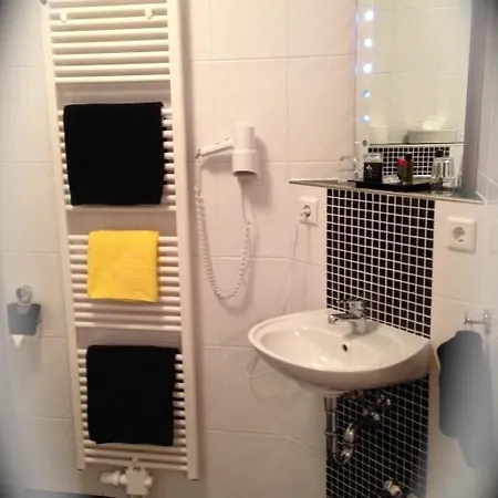 Zur Wasserburg Kerpen (North Rhine-Westphalia)