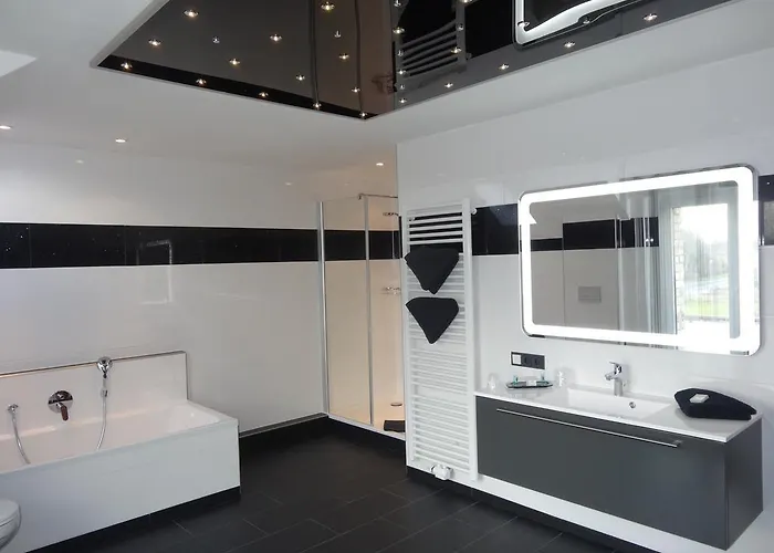 Zur Wasserburg Hotel Kerpen (North Rhine-Westphalia)