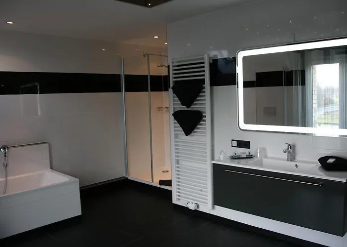 Hotel Zur Wasserburg 3*