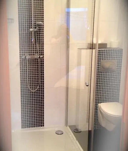 Zur Wasserburg Otel 3*